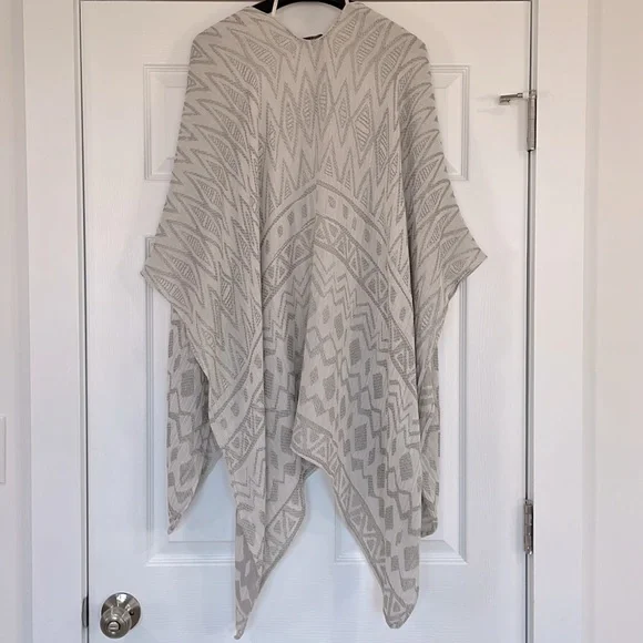 Hinge, rare, gorgeous cape/poncho!  One size. - Picture 2 of 5